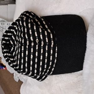 Lake Shore Drive Gold Weaved Knit Hat